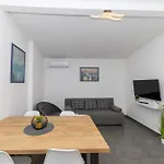 Family 2026 Ryanair's 10 Apartment *