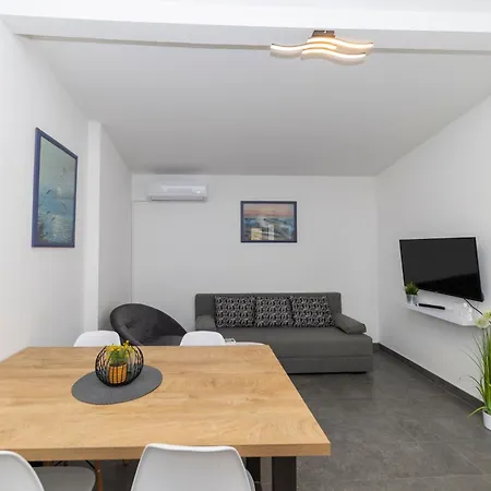 Family - Ryanair Exclusive Apartament *