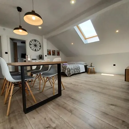 Family 2026 Ryanair's 10 Apartament