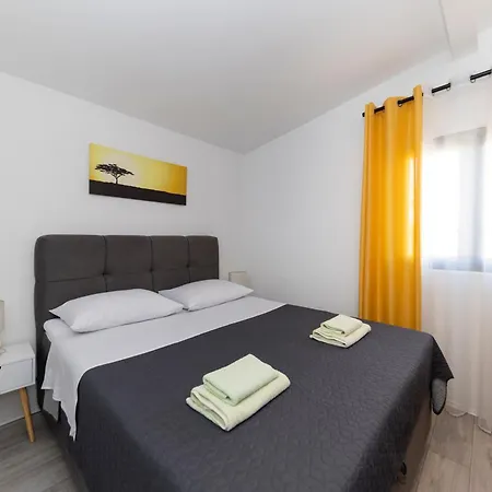 Family 2026 Ryanair's 10 * Задар