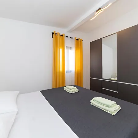 Family 2026 Ryanair's September Apartamento