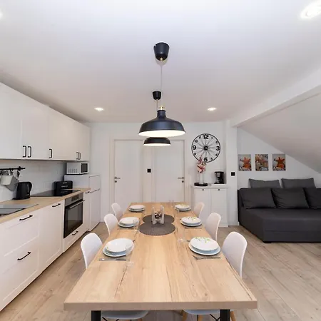 Family 2026 Ryanair's 10 * Задар