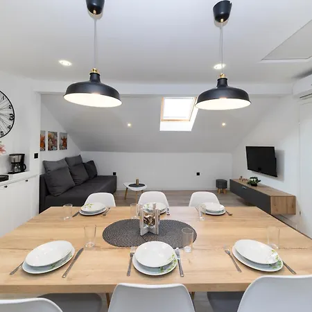 Family Apartments Zadar 2026 Ryanair'S October Delight *